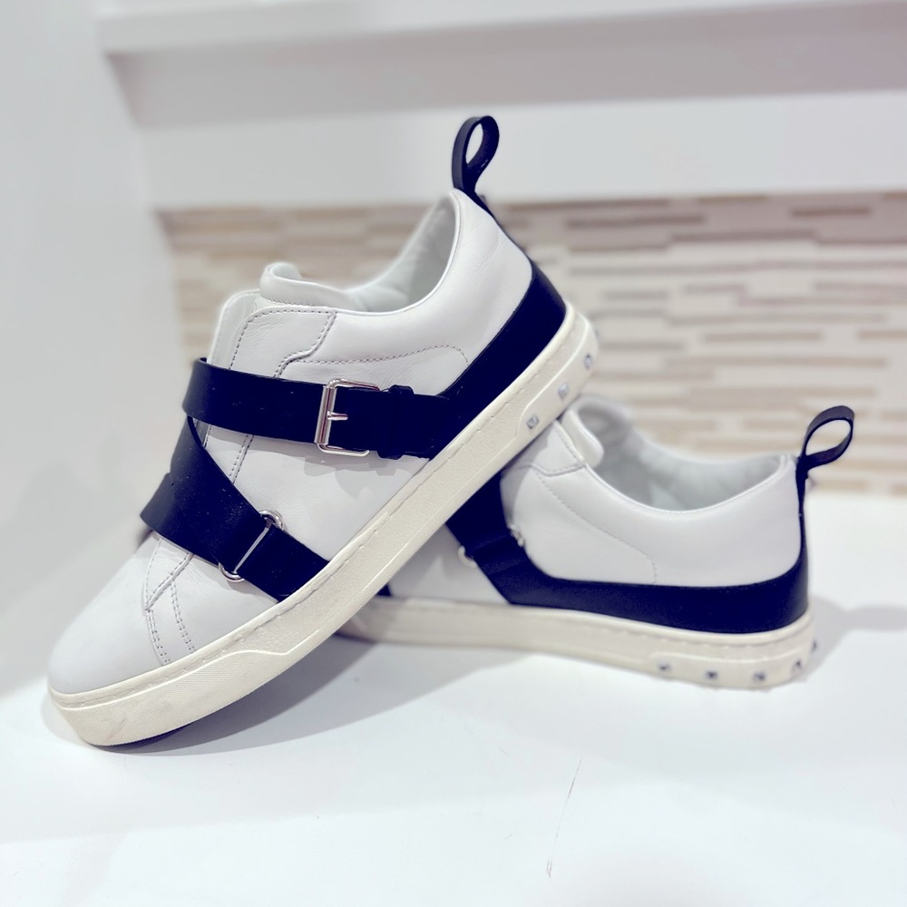 Valentino white & black leather straps low sneaker with studs